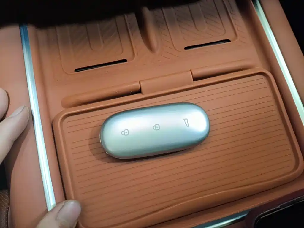 Li Auto Li L9 — миниатюра 9