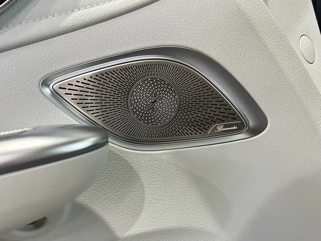 Mercedes-Benz EQE SUV — миниатюра 14