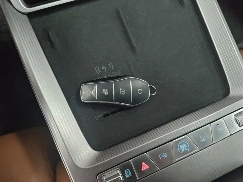 BYD Han L 2025 DM-i 200KM Flagship