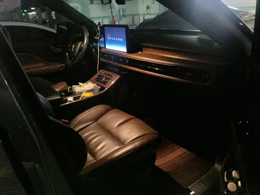 Lincoln Aviator — миниатюра 8