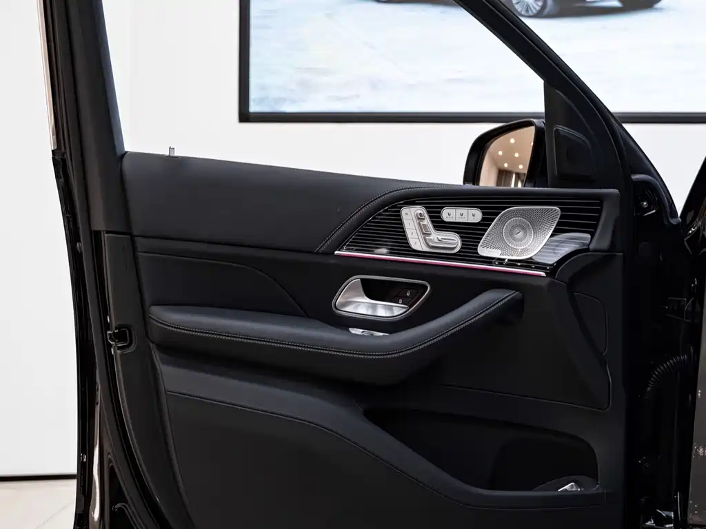 Mercedes-Benz GLS — миниатюра 16