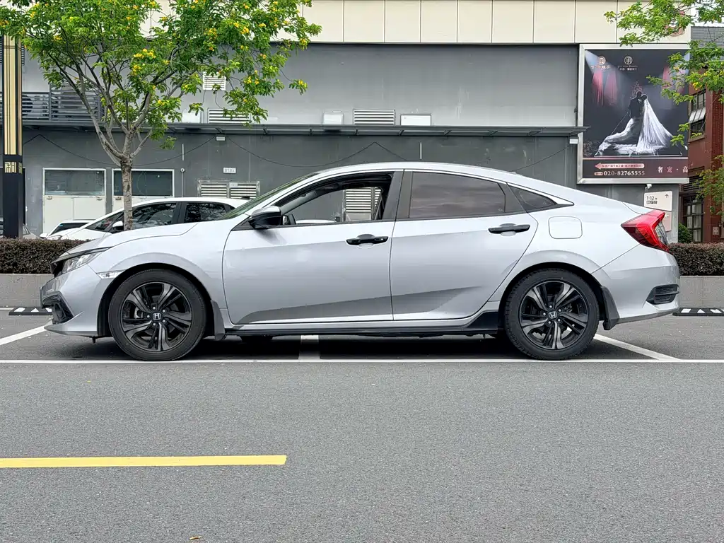 Honda Civic 2019 220TURBO CVT V