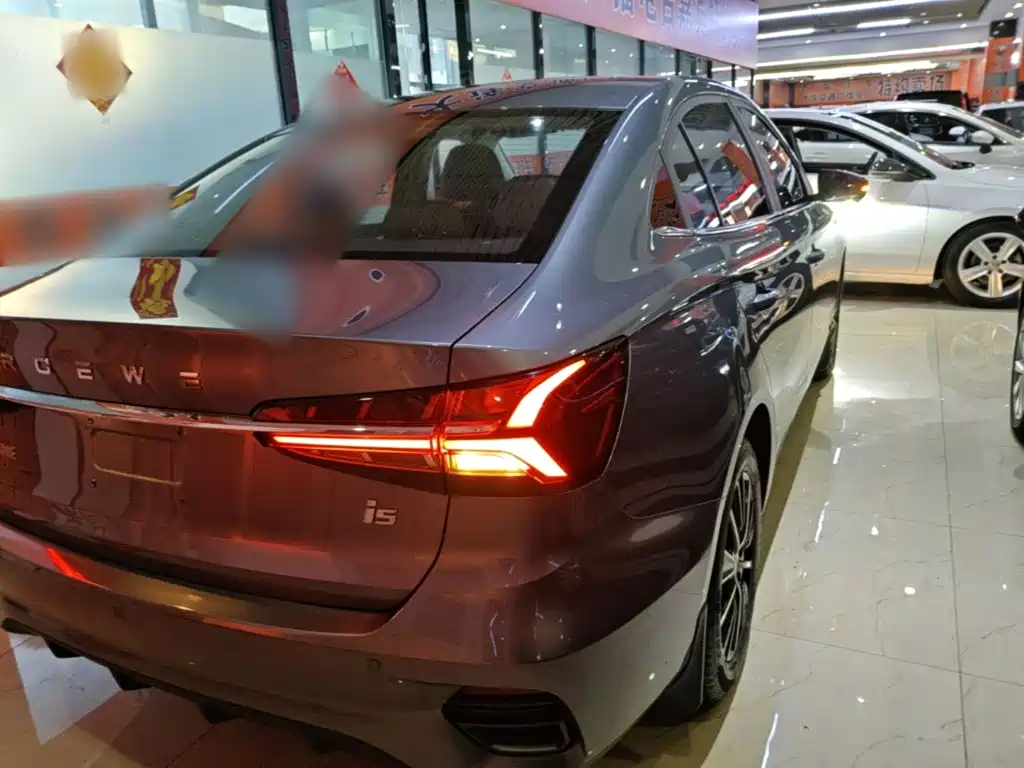 Roewe i5 — миниатюра 7