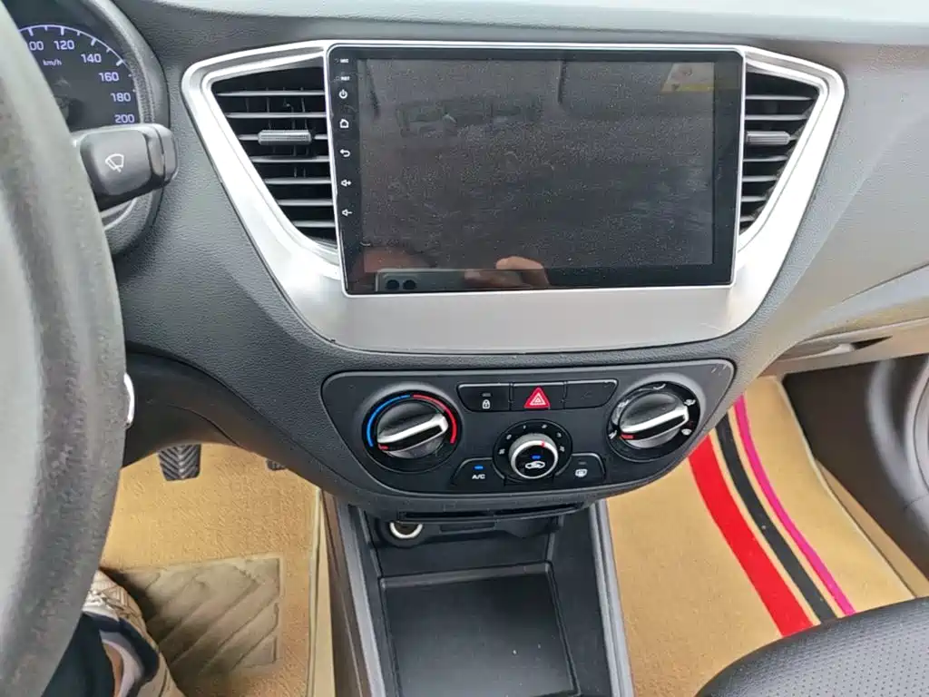Hyundai Verna — миниатюра 13
