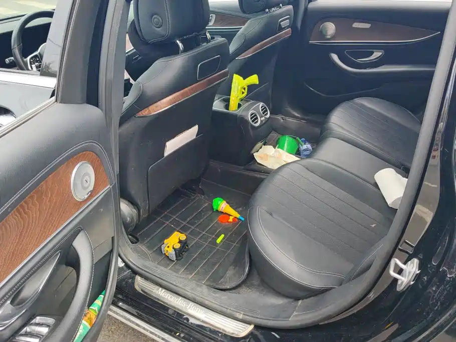 Mercedes-Benz E-Class — миниатюра 11