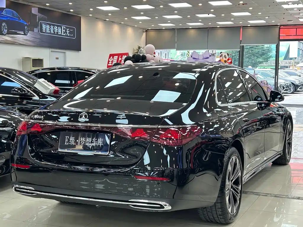 Mercedes-Benz E-Class — миниатюра 13