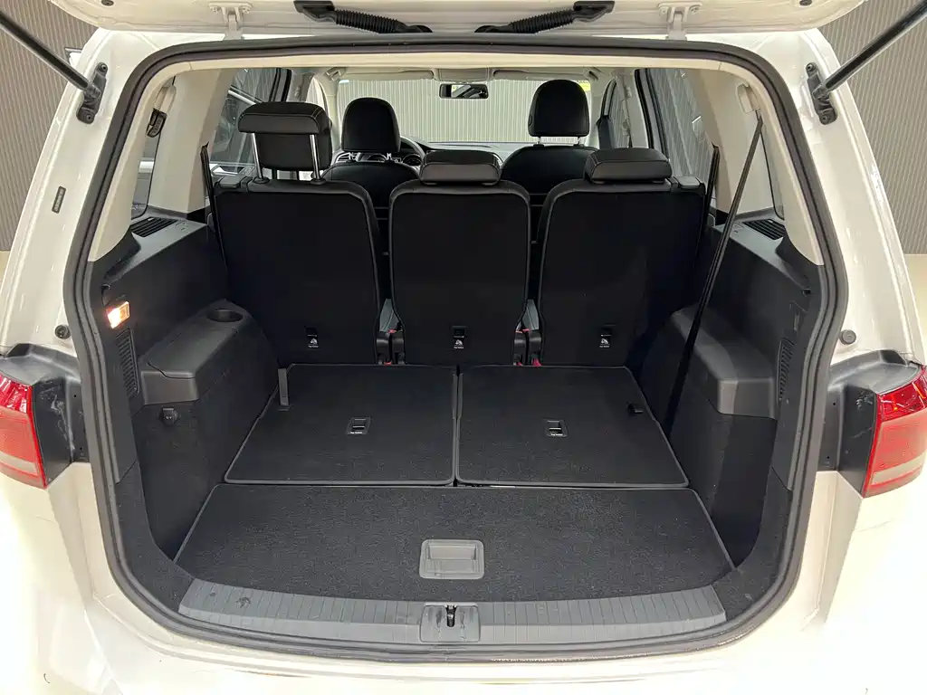 Volkswagen Touran — миниатюра 6