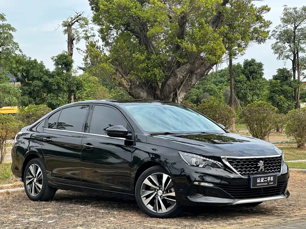 PEUGEOT 408