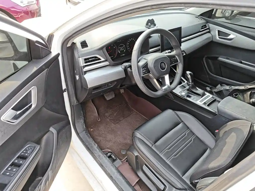 BYD Qin — миниатюра 16