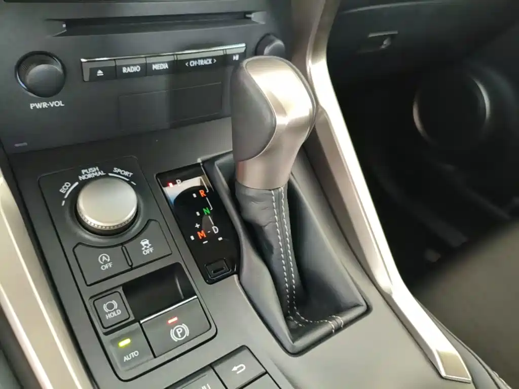 Lexus NX — миниатюра 19