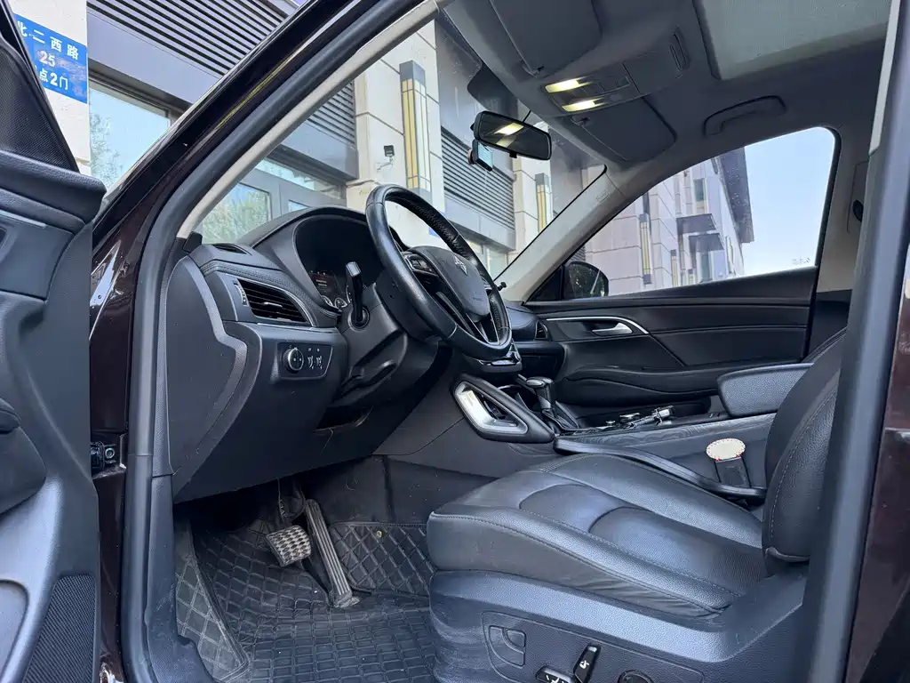 Borgward BX7 — миниатюра 4