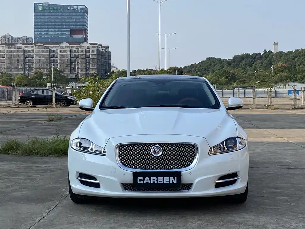 Jaguar XJ — миниатюра 2