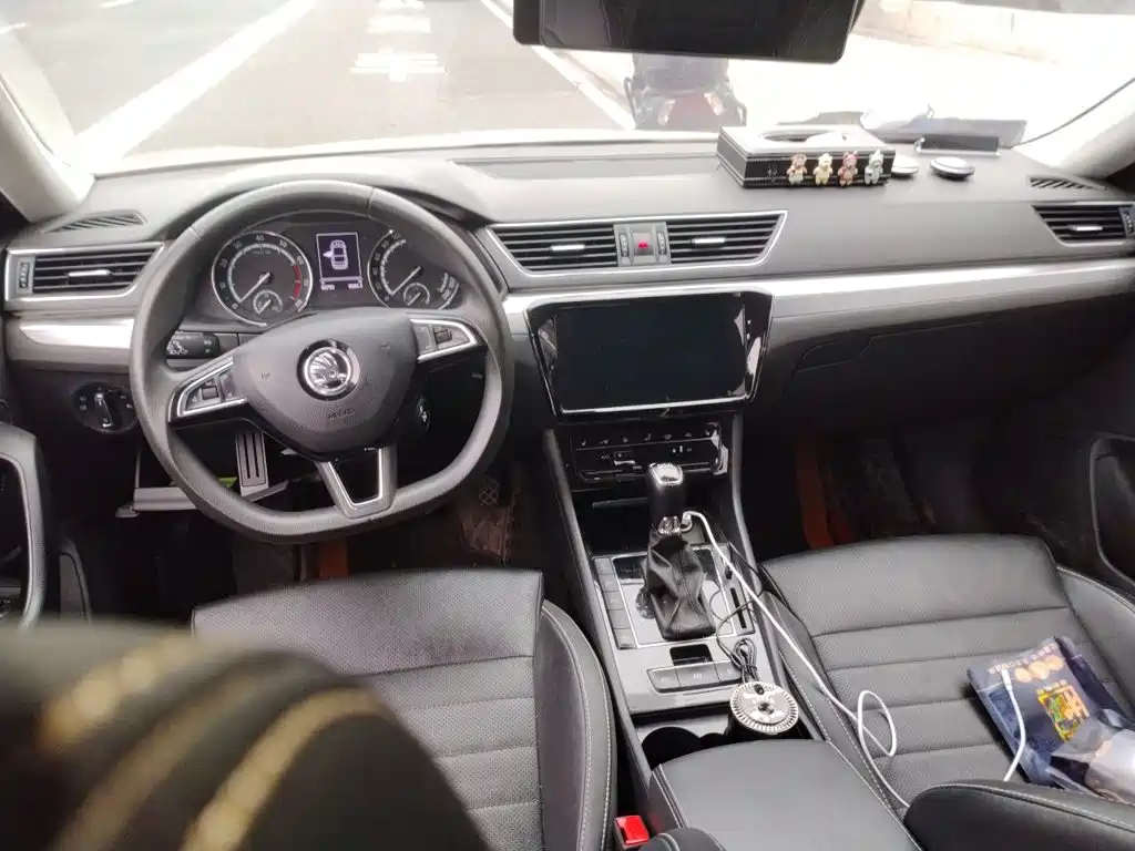 Skoda Superb — миниатюра 5