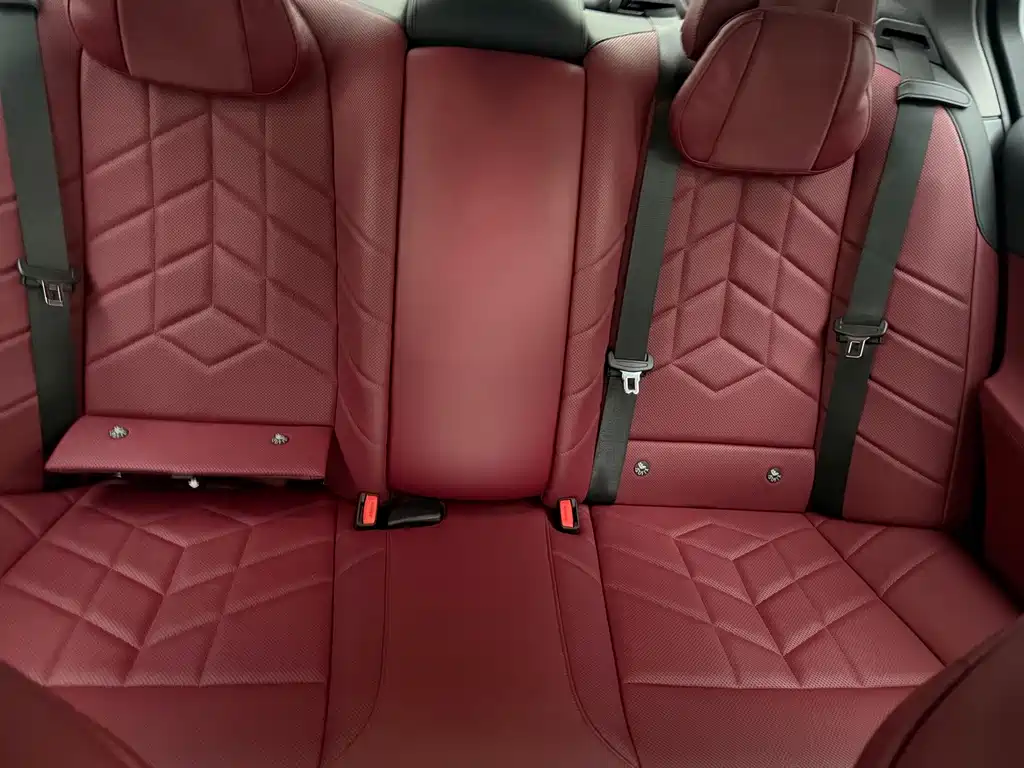 BMW 5 Series — миниатюра 19