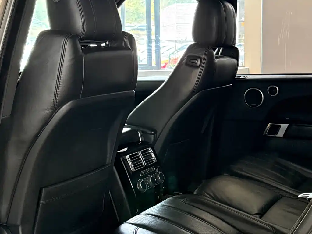 Land Rover Range Rover — миниатюра 7
