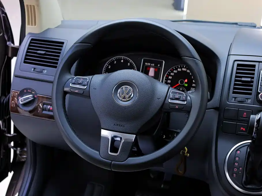 Volkswagen Multivan — миниатюра 22