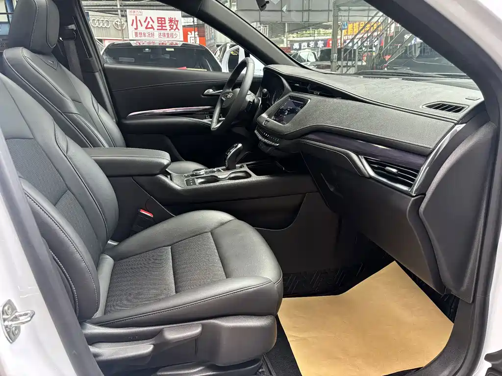 Cadillac XT4 — миниатюра 6