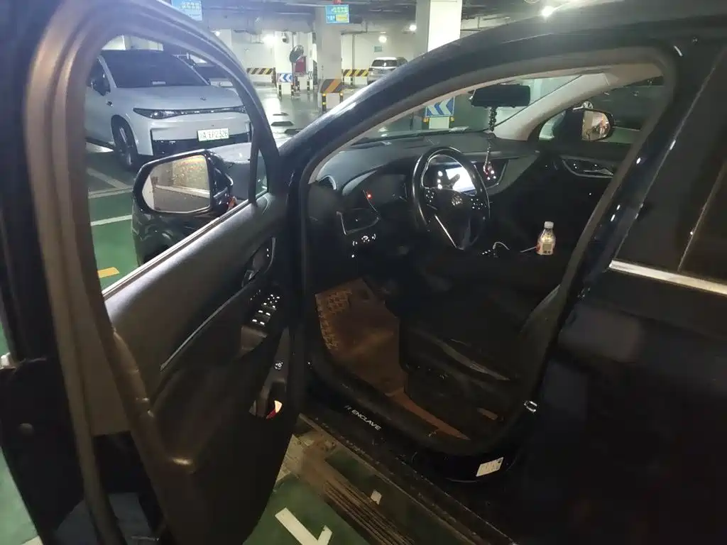 Buick Enclave — миниатюра 14
