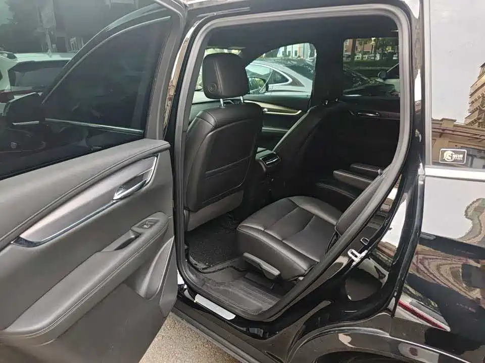 Cadillac XT6 — миниатюра 8