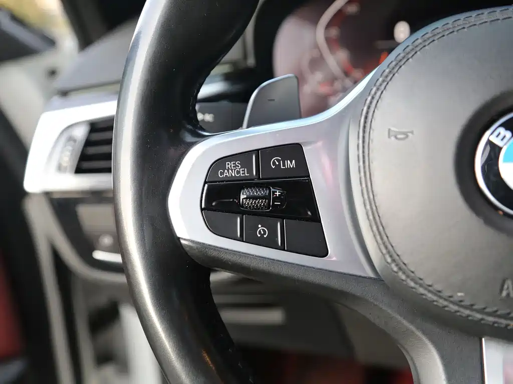 BMW 5 Series — миниатюра 10