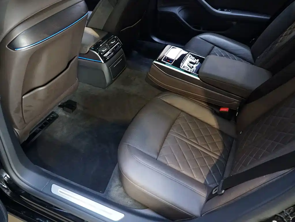Audi A8 — миниатюра 3