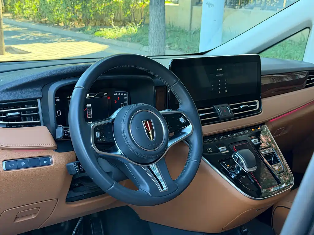 Hongqi Hongqi HQ9 PHEV — миниатюра 12