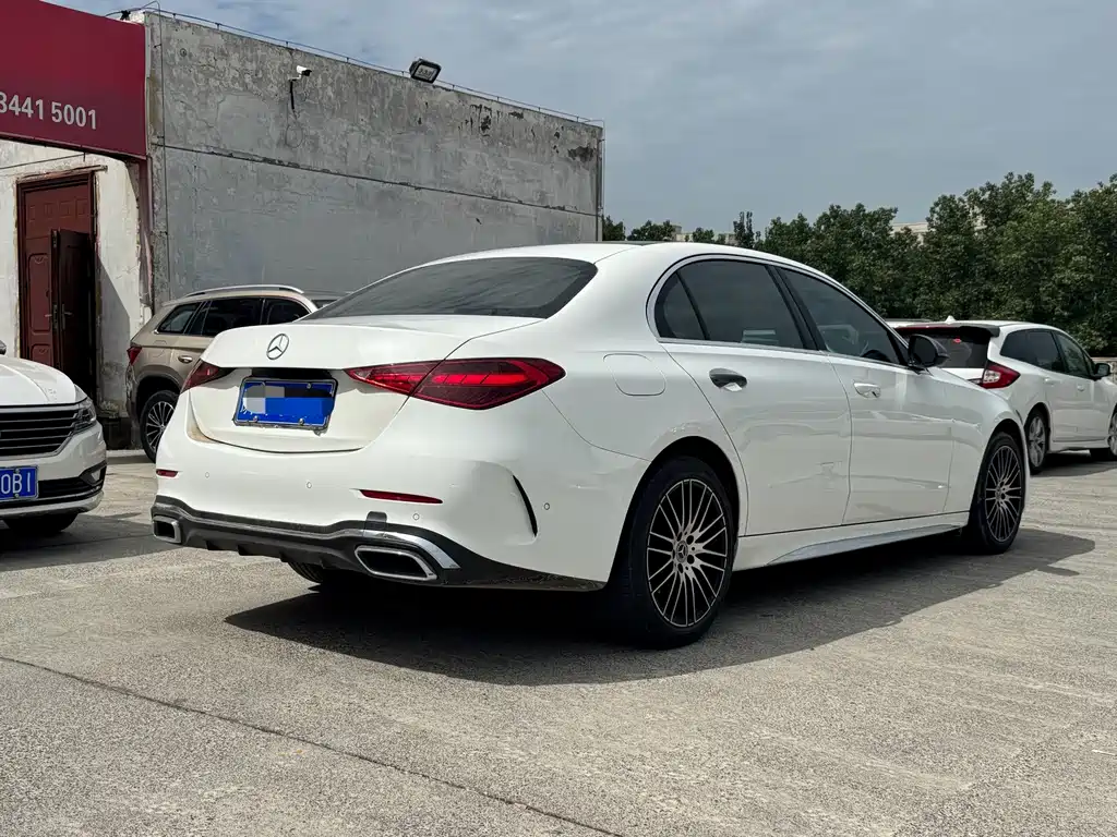 Mercedes-Benz C-Class — миниатюра 6