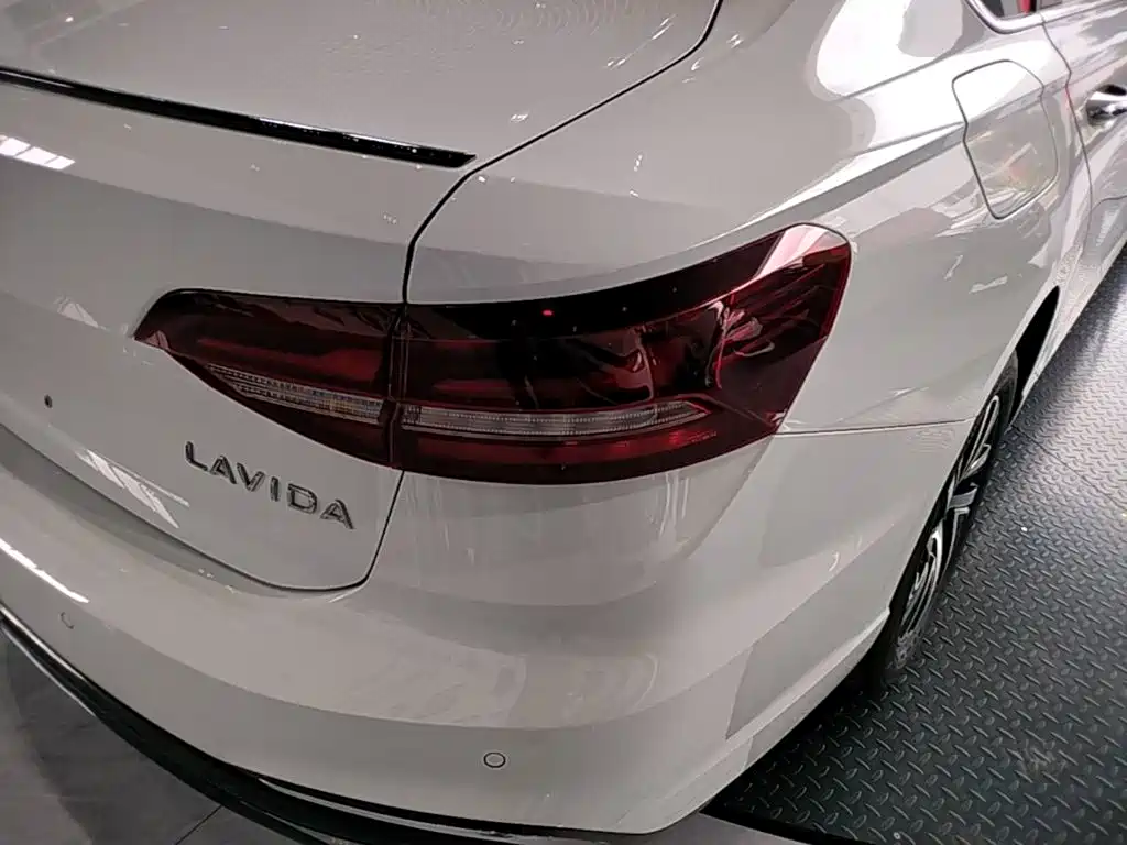 Volkswagen Lavida 2024 300TSI DSG Lead