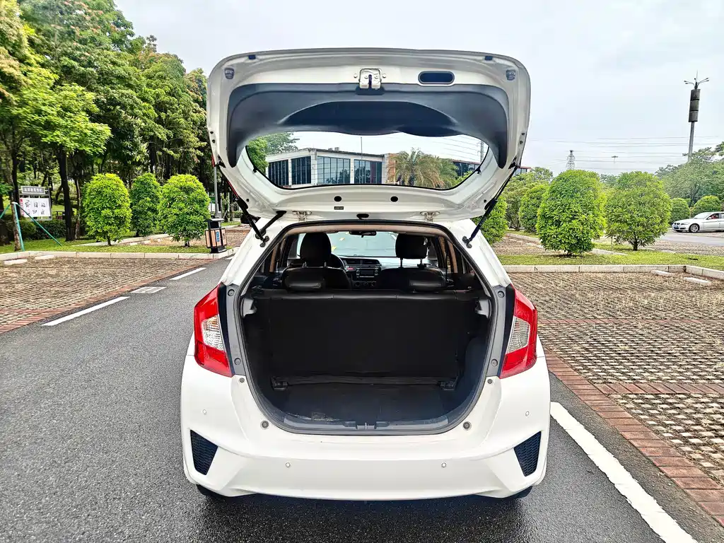 Honda Fit — миниатюра 9