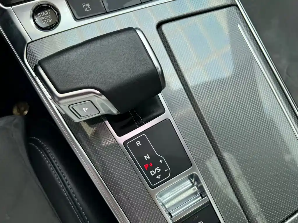 Audi A6L 2022 40 TFSI Luxury