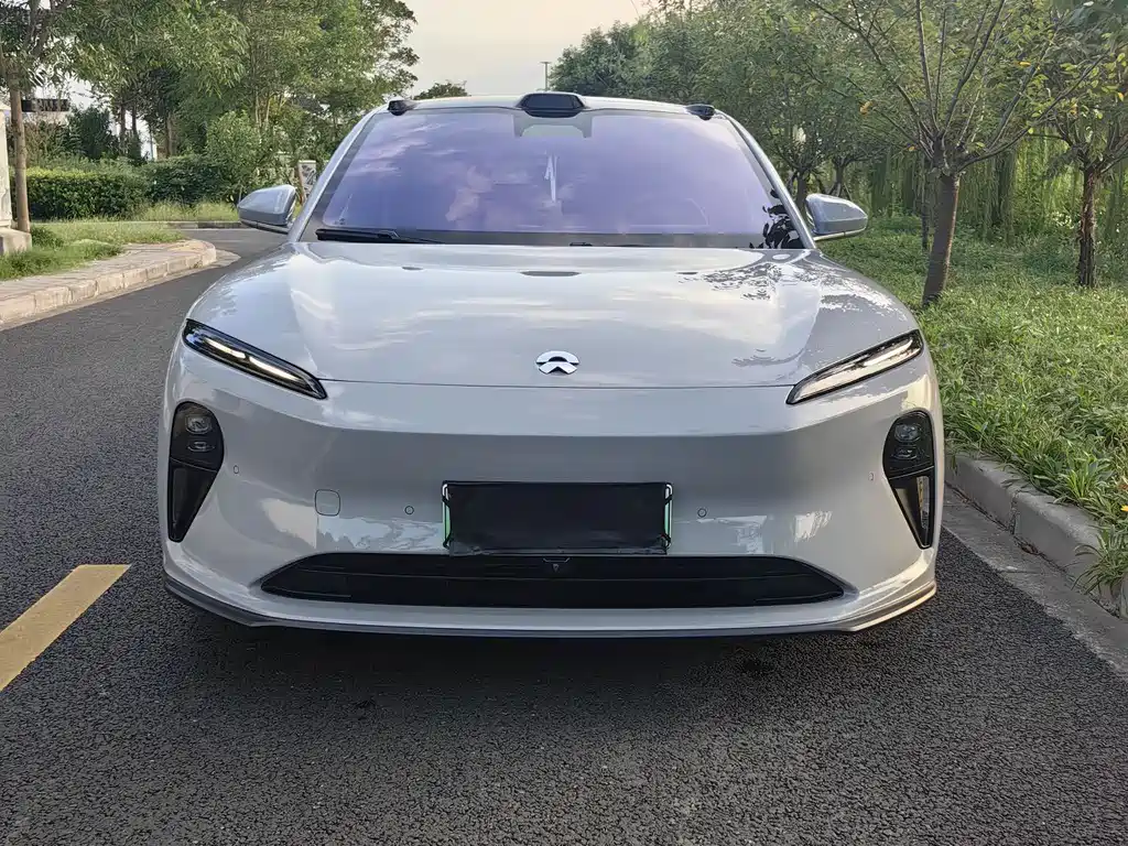 NIO NIO ET5T