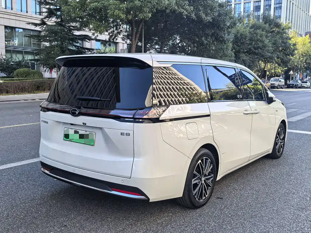 GAC Motor Trumpchi E8 PHEV — миниатюра 5