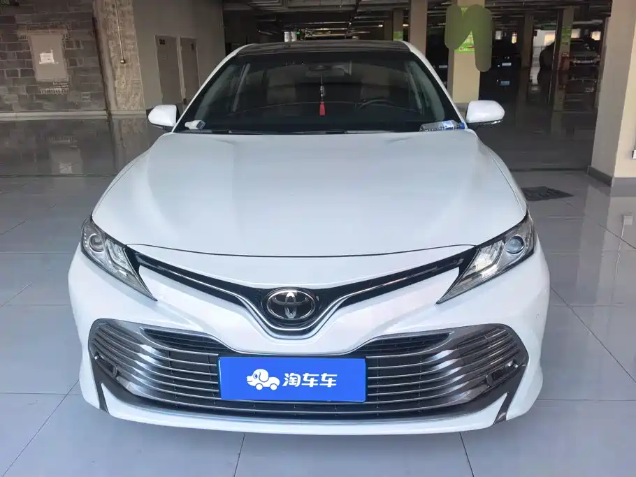 Toyota Camry — миниатюра 2