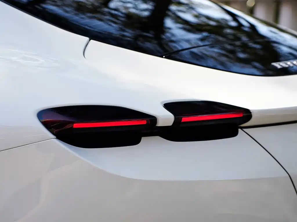 Ferrari Roma — миниатюра 8
