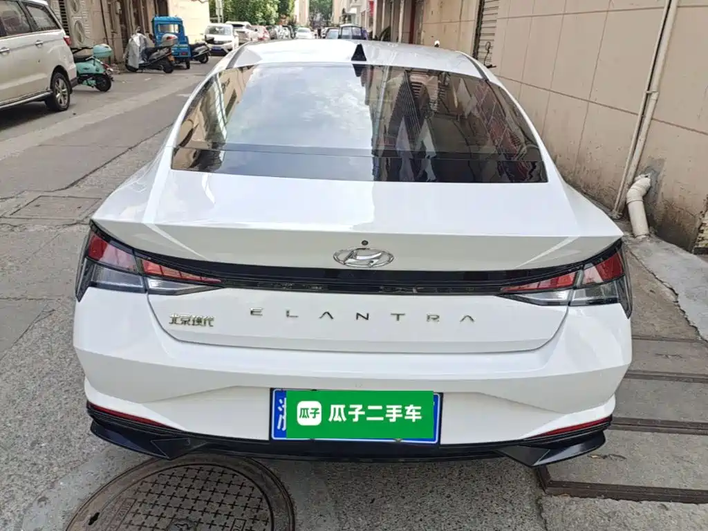 Hyundai Elantra — миниатюра 6