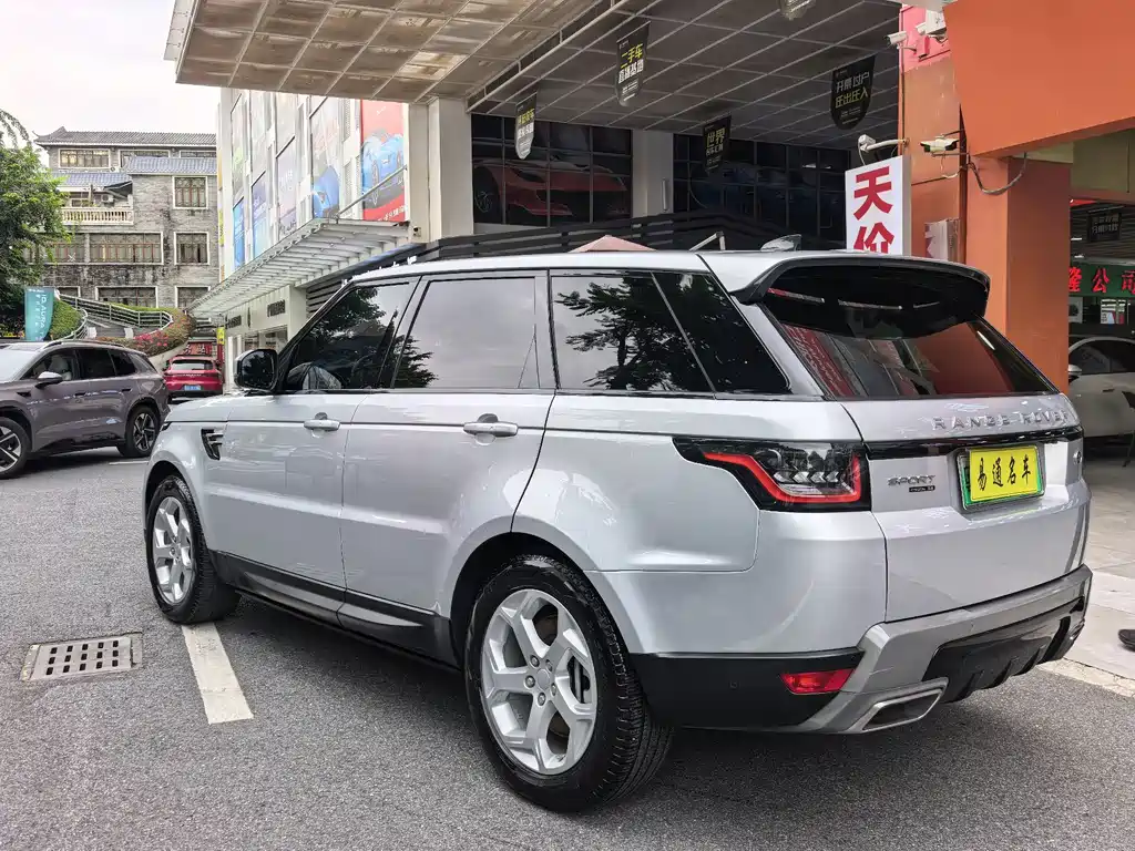 Land Rover Sport PHEV — миниатюра 9