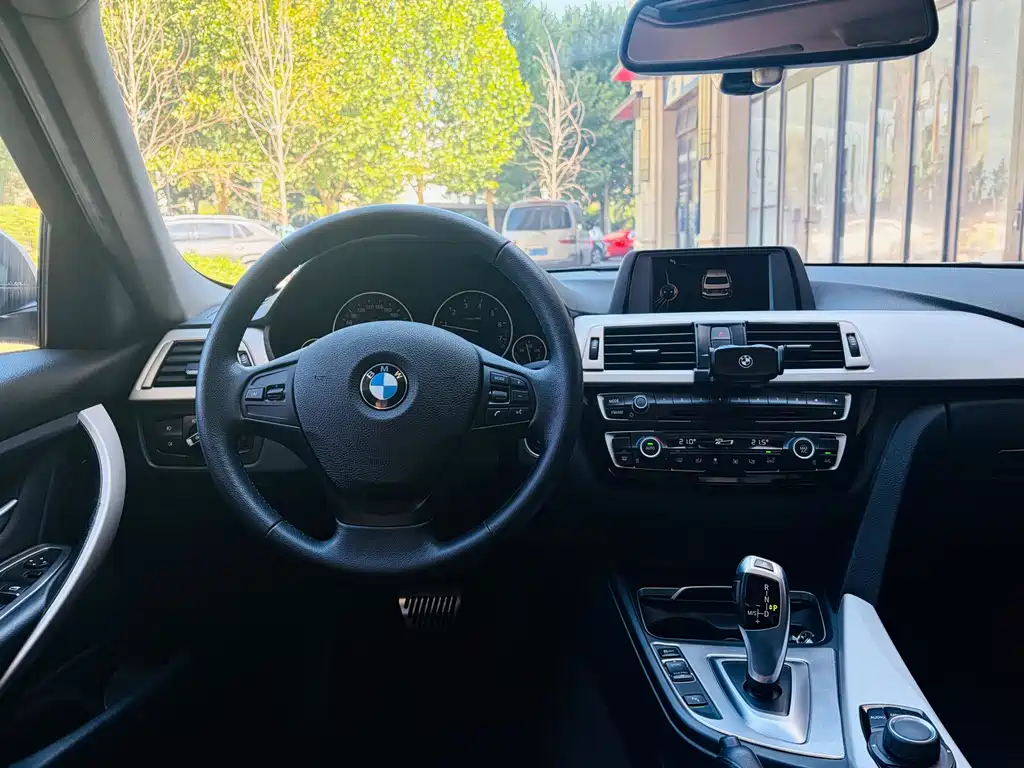BMW 3 Series — миниатюра 10