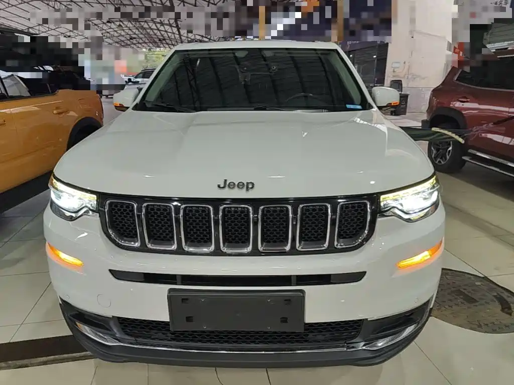 Jeep Grand Commander — миниатюра 3