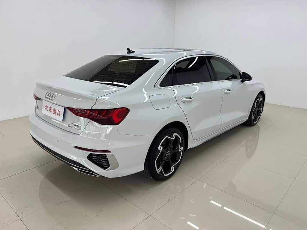 Audi A3 1.4 л 2023 г. Белый, пробег 35000 км