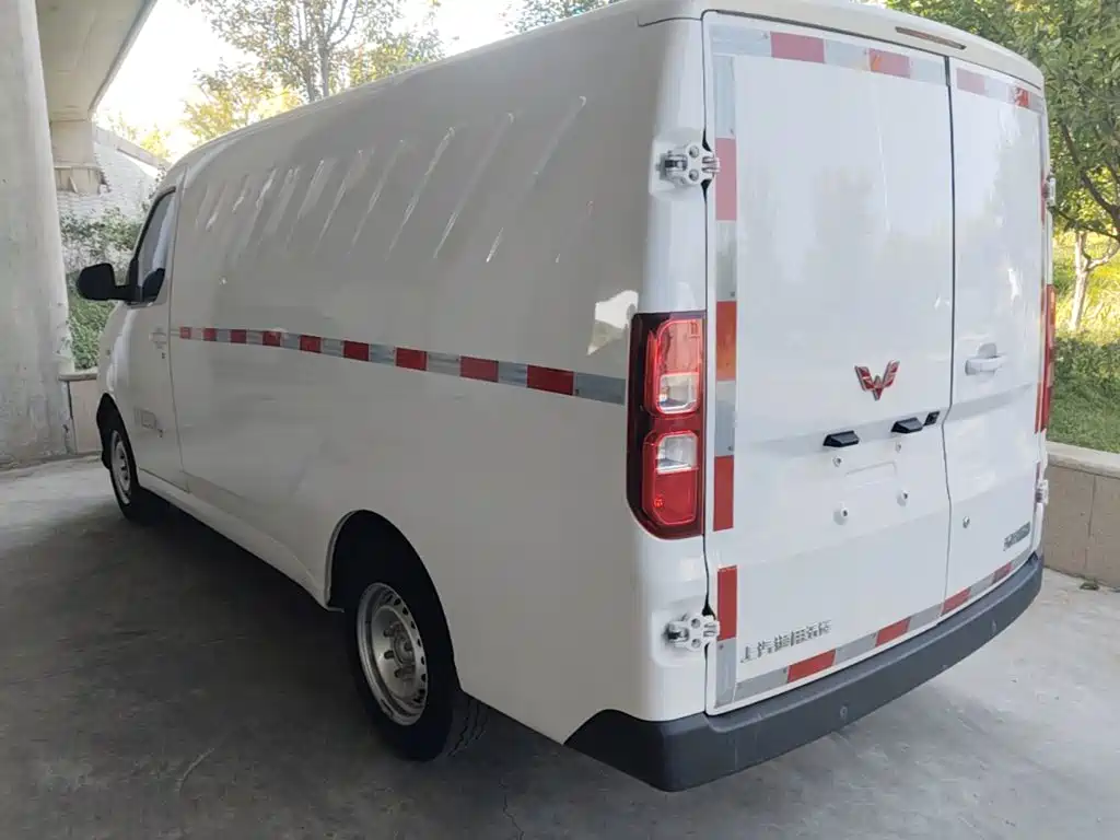Wuling Yangguang — миниатюра 5