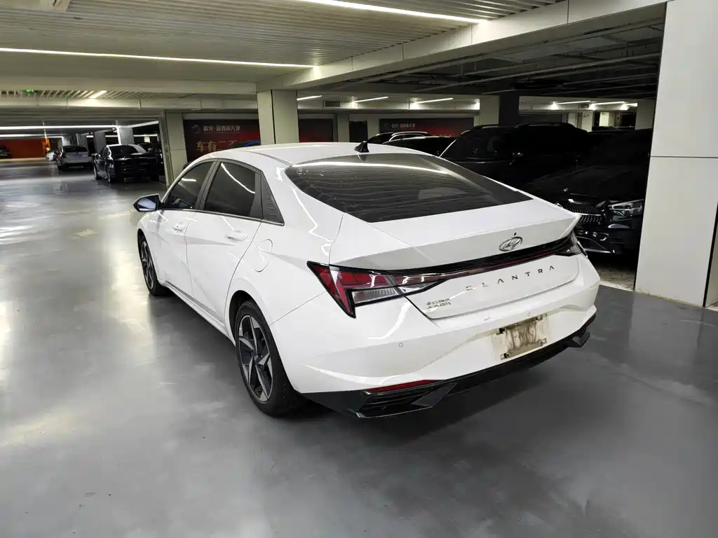 Hyundai Elantra — миниатюра 14