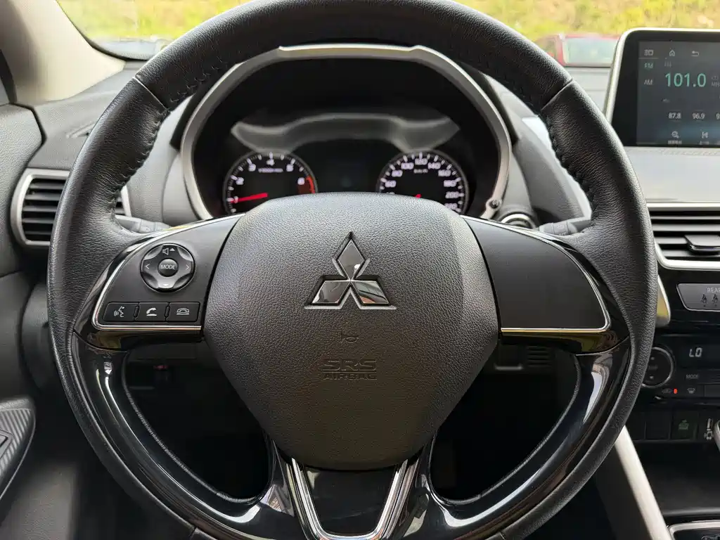 Mitsubishi Eclipse Cross — миниатюра 9