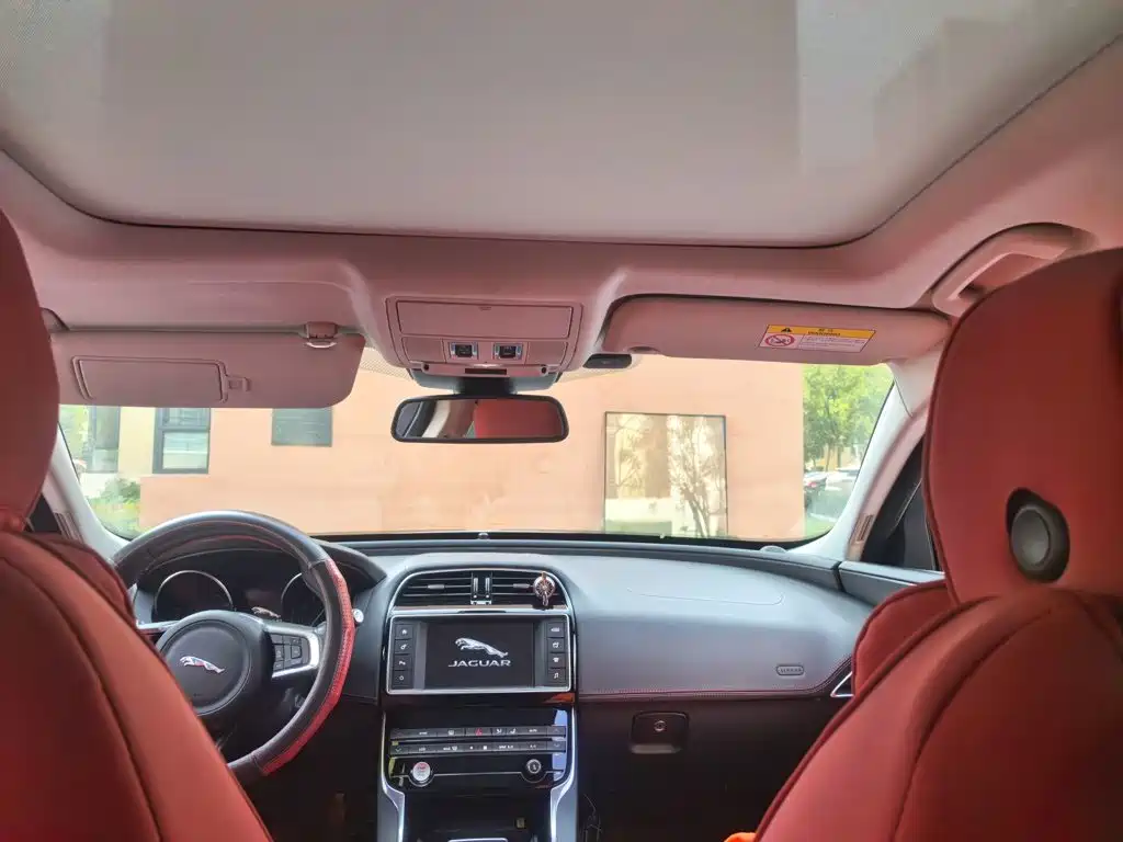 Jaguar XE — миниатюра 14
