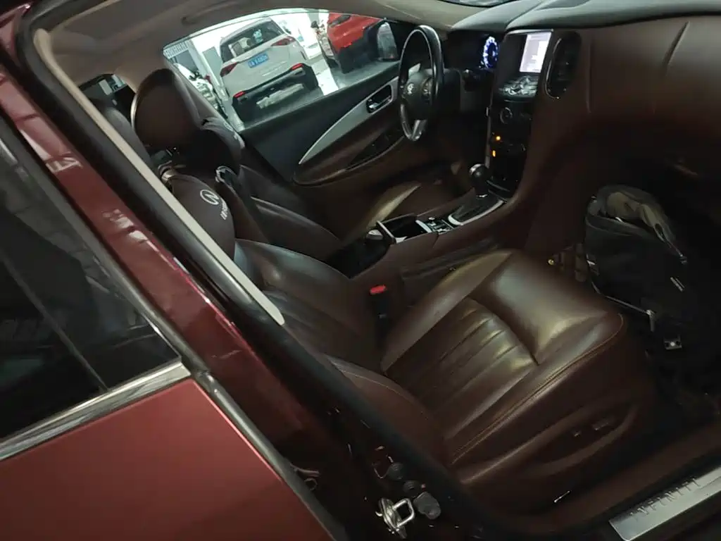 Infiniti QX50 — миниатюра 25