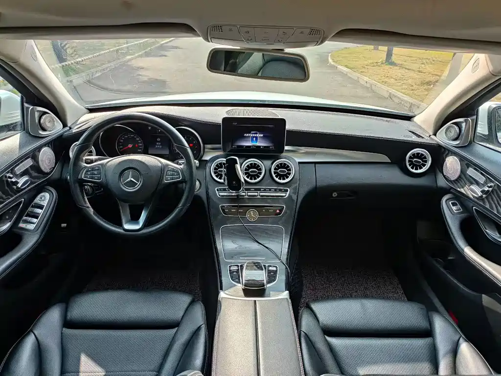 Mercedes-Benz C-Class — миниатюра 8