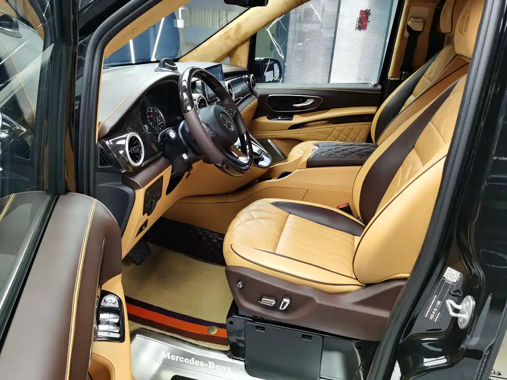 Mercedes-Benz Vito 2020 2.0T 7 мест