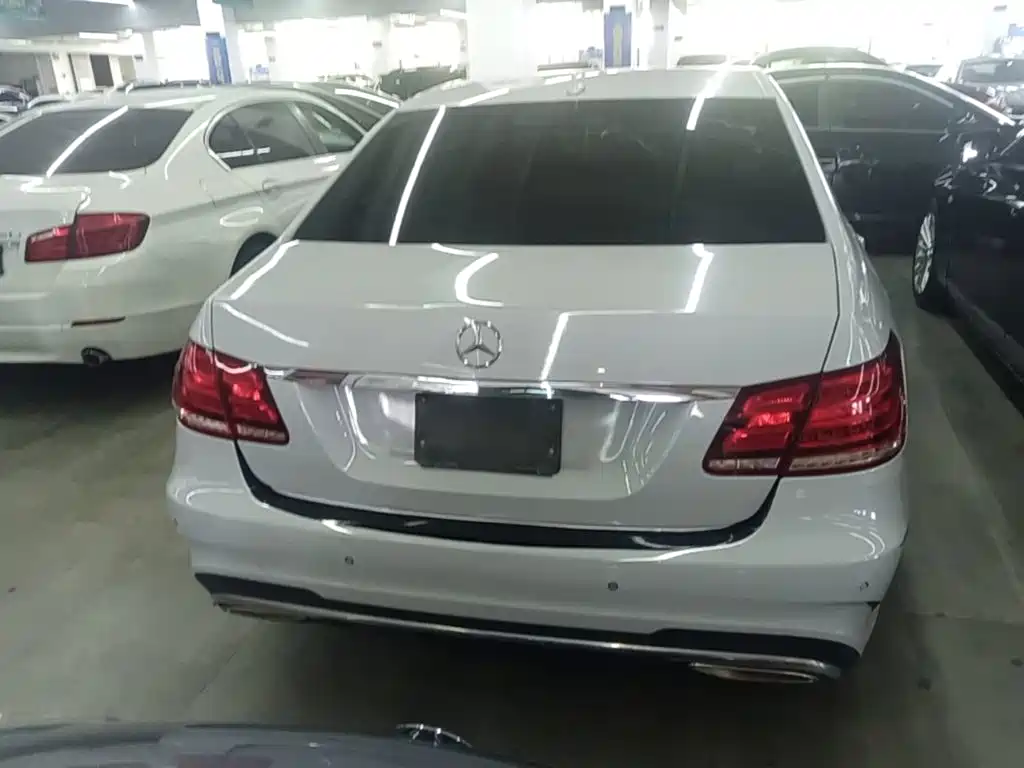 Mercedes-Benz E-Class — миниатюра 6