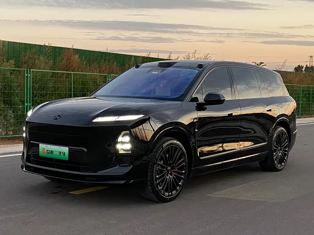 NIO ES8