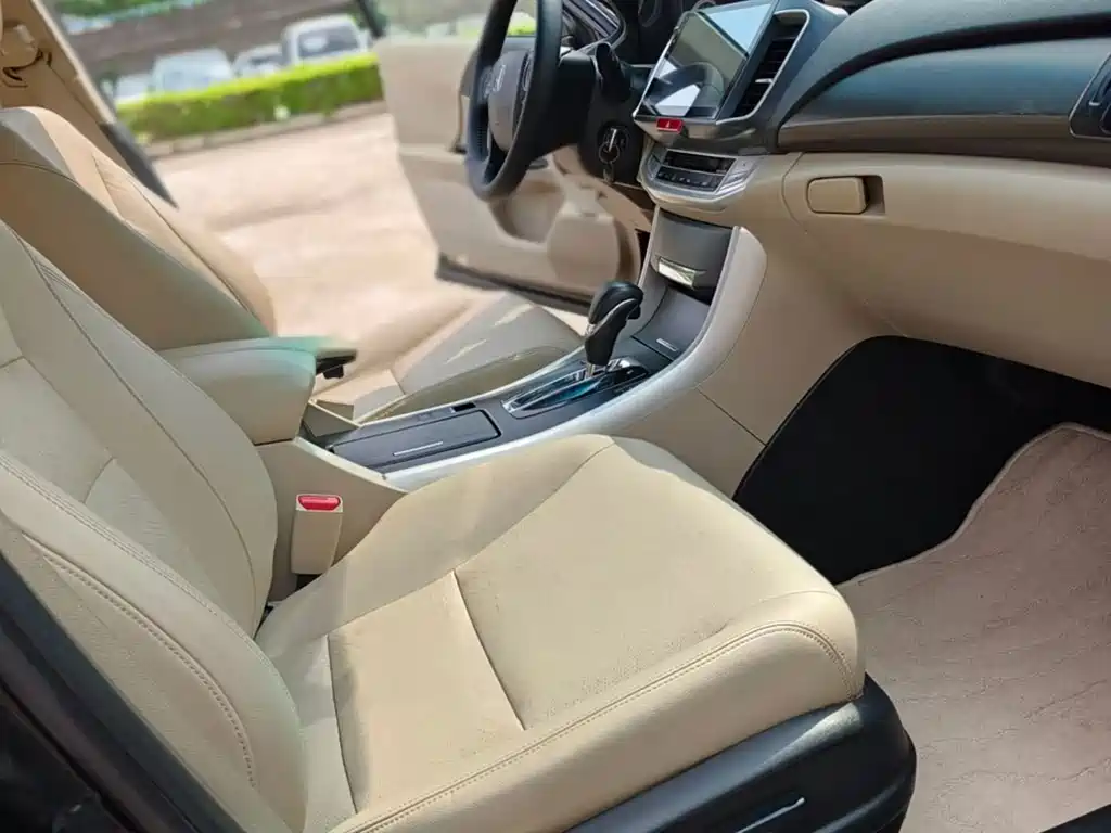 Honda Accord — миниатюра 9