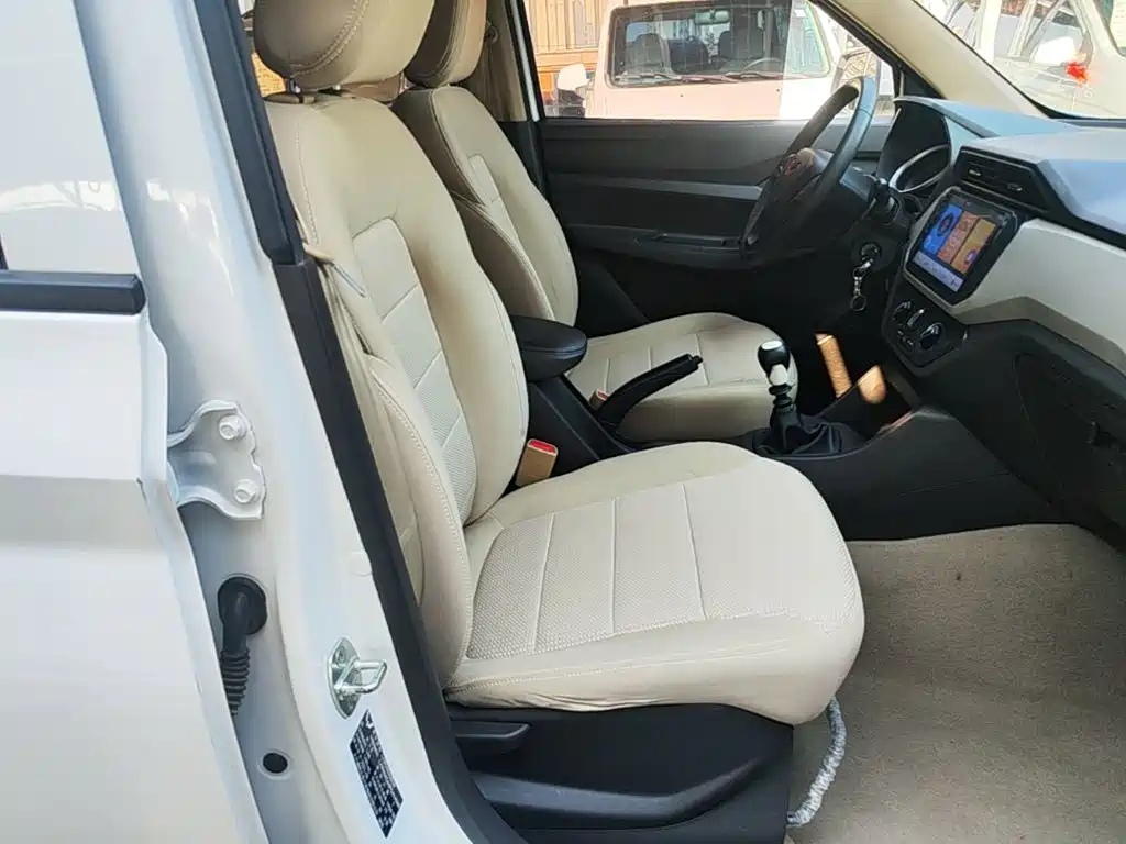 Wuling Hongguang — миниатюра 25